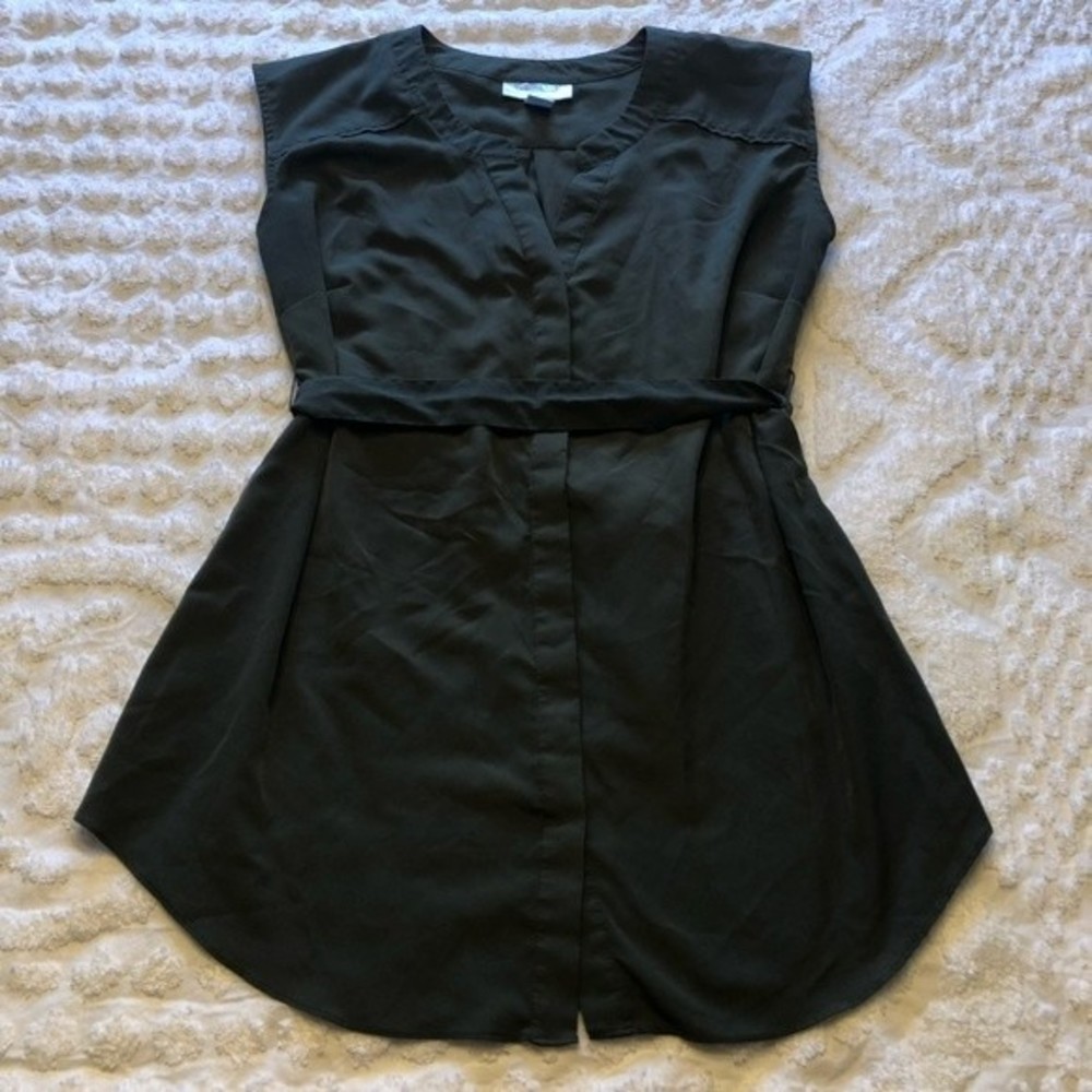 Motherhood Maternity army green sleeveless button-up blouse with belt tie, Small